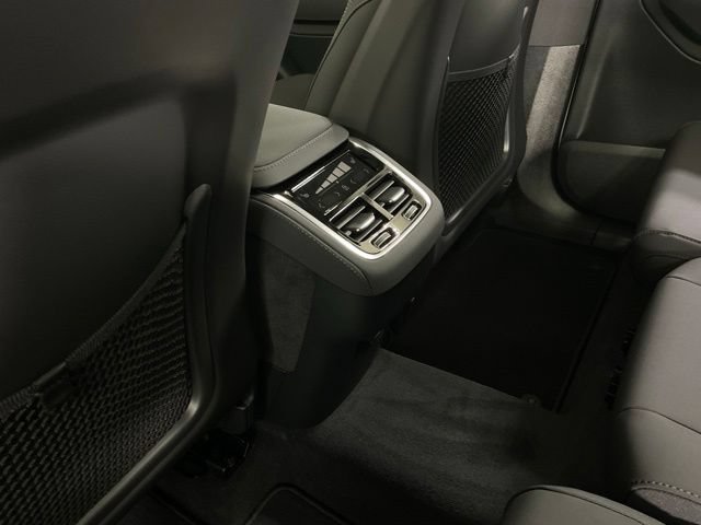 New 2026 Volvo XC90 B5 Core AWD/4WD image 15