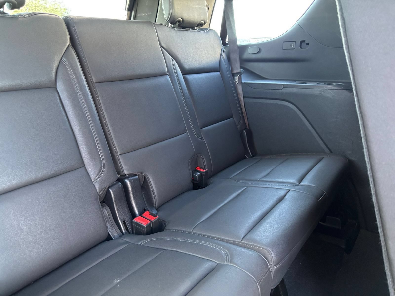 Used 2025 Chevrolet Tahoe Z71 AWD/4WD image 31