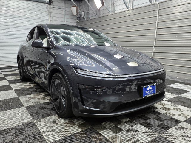 Used 2026 Tesla Model Y Long Range RWD image 4