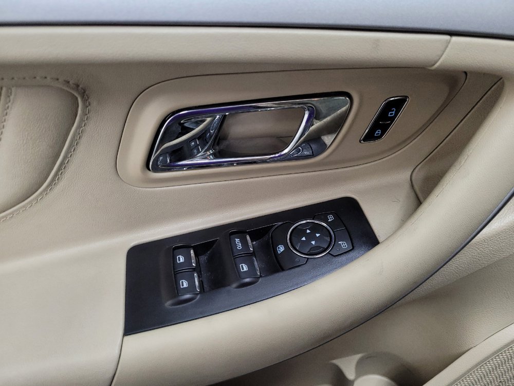Used 2017 Ford Taurus SE FWD image 27