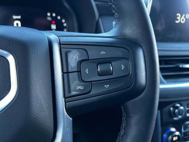 Used 2024 GMC Yukon SLT w/ SLT Luxury Package image 19