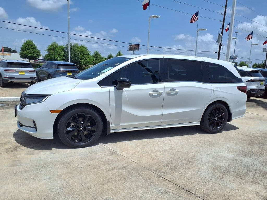 Used 2023 Honda Odyssey Sport image 3