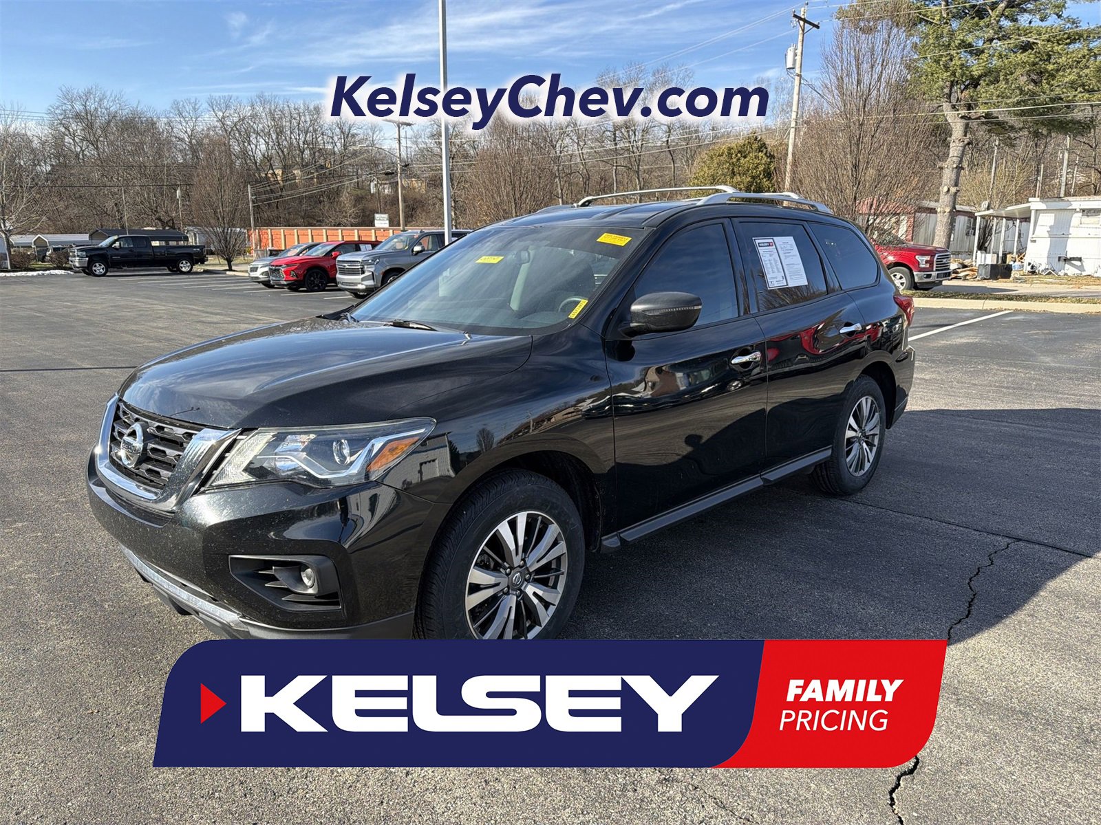 Used 2020 Nissan Pathfinder S image 1