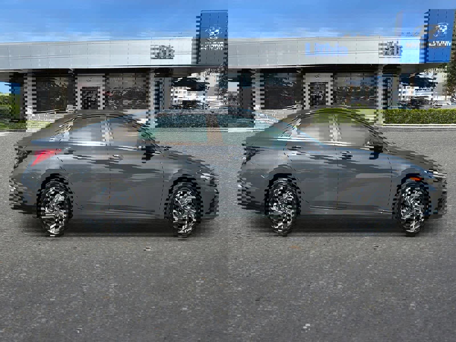 New 2025 Hyundai Elantra Limited image 9