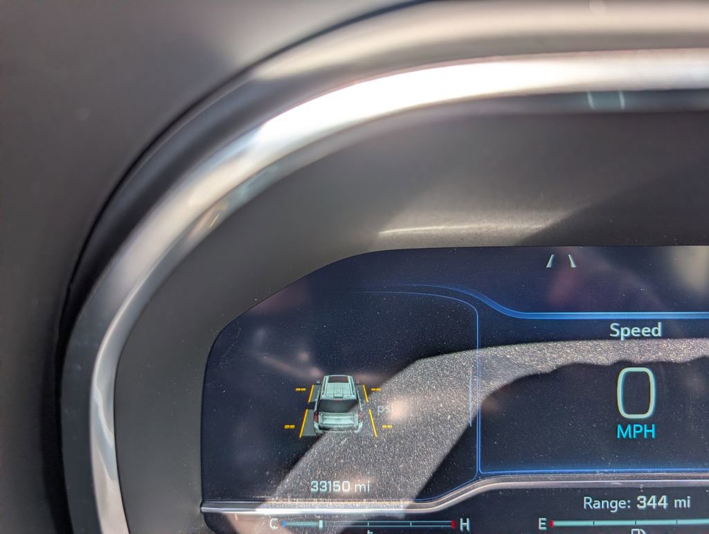 Used 2023 Chevrolet Suburban High Country image 11