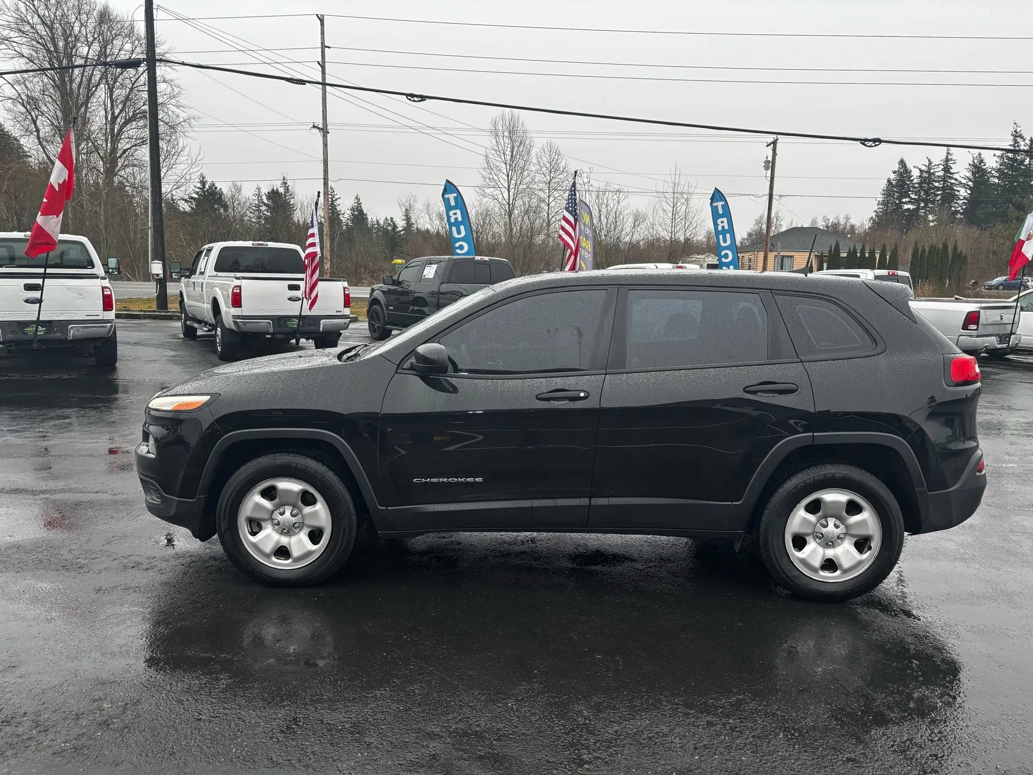 Used 2017 Jeep Cherokee Sport AWD/4WD image 4