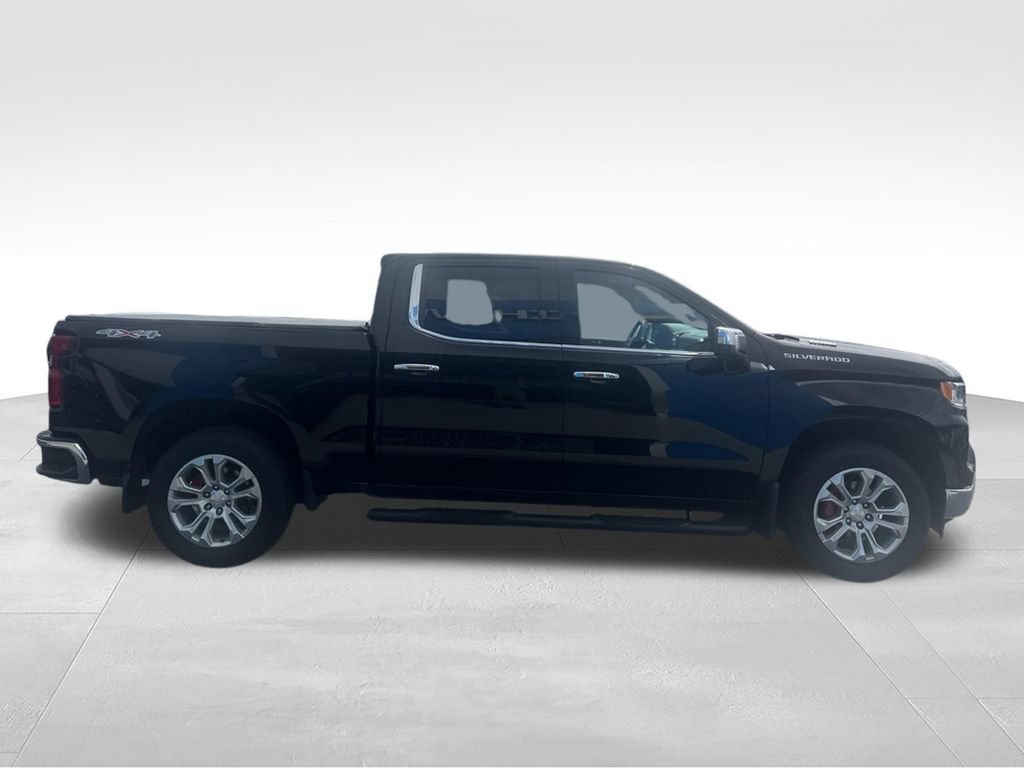 Used 2023 Chevrolet Silverado 1500 LTZ w/ LTZ Convenience Package II AWD/4WD image 15