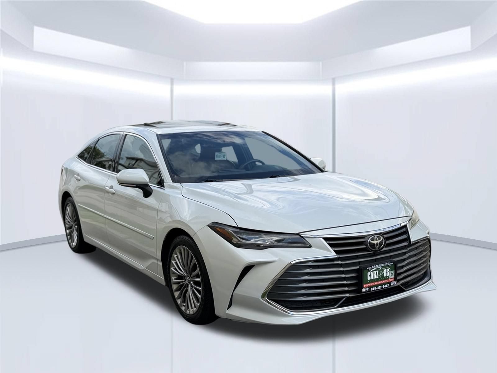 Used 2019 Toyota Avalon Limited w/ All Weather Liner Package FWD image 3