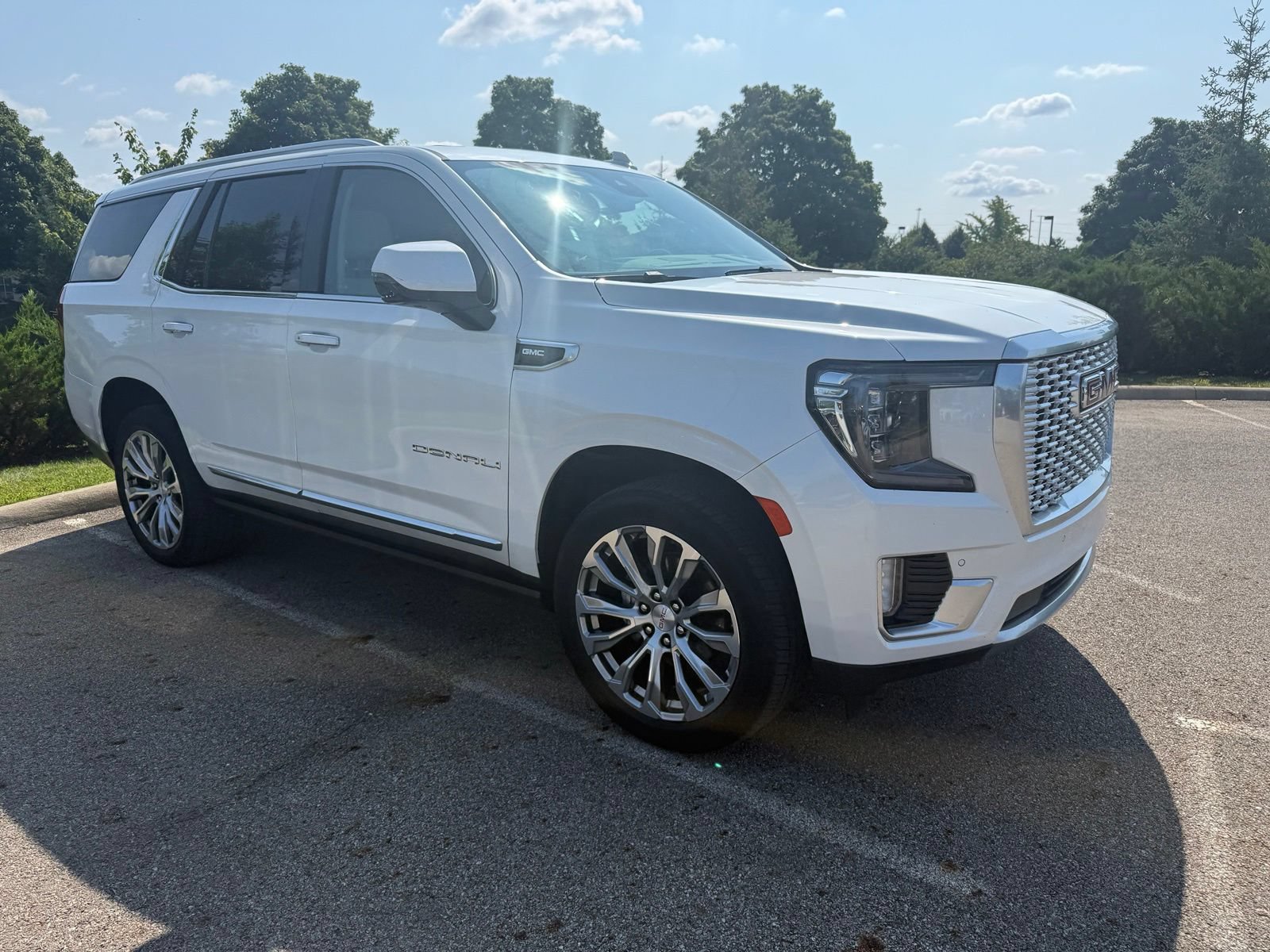 Used 2023 GMC Yukon Denali w/ LPO, Floor Liner Package AWD/4WD image 3