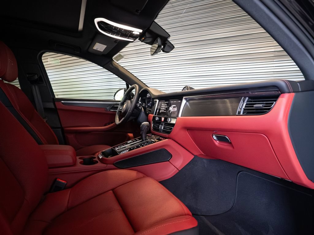 New 2026 Porsche Macan GTS AWD/4WD image 28