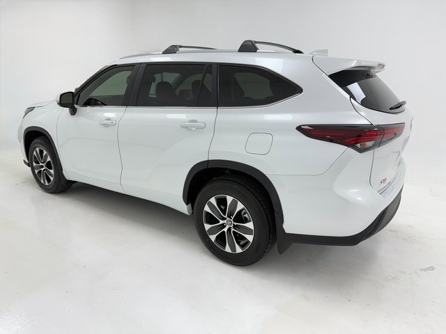 New 2026 Toyota Highlander XLE image 37