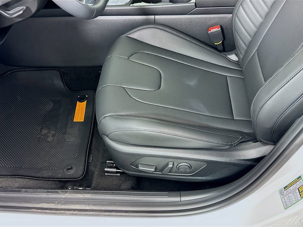 New 2026 Hyundai Elantra Limited w/ Cargo Package image 20