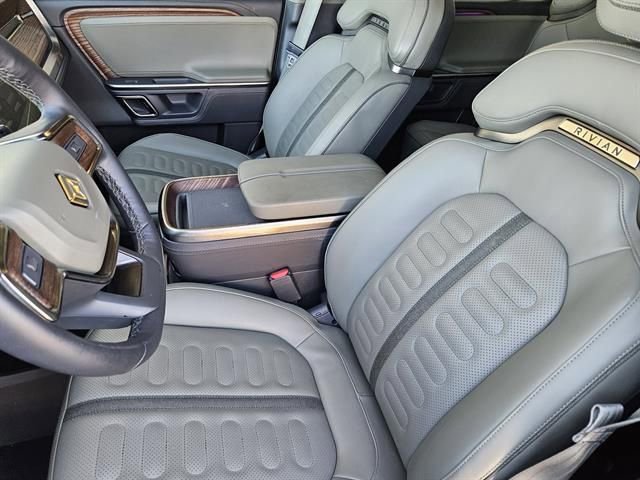 Used 2024 Rivian R1S Adventure image 9