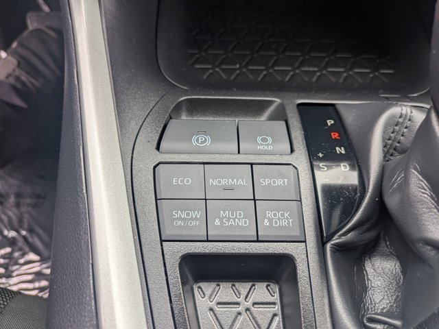 Used 2024 Toyota RAV4 LE AWD/4WD image 29