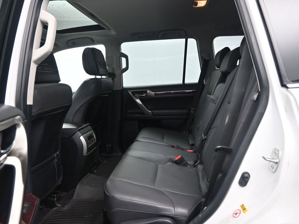 Used 2019 Lexus GX 460 image 29