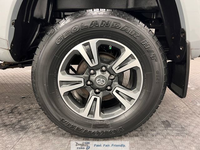 Used 2019 Toyota Tacoma TRD Sport w/ Technology Package AWD/4WD image 21