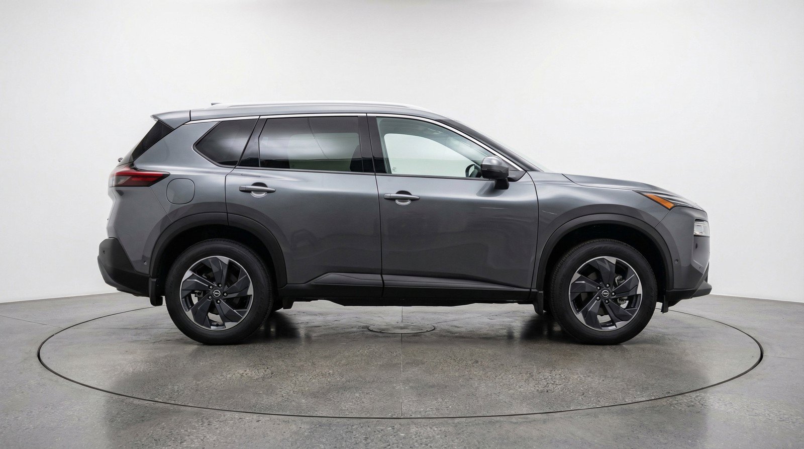 Used 2025 Nissan Rogue SV FWD image 11
