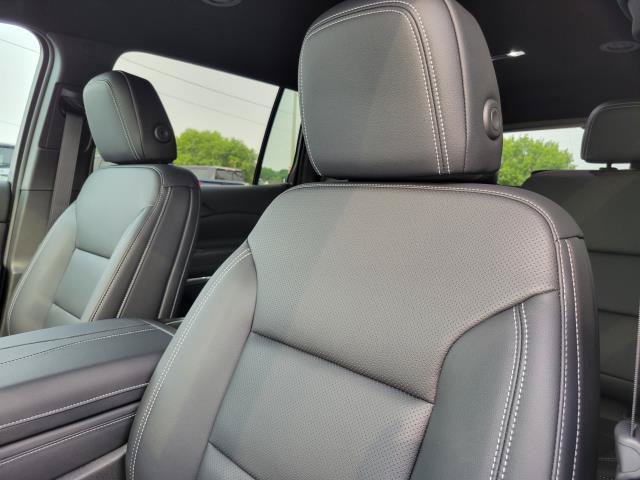 New 2027 Chevrolet Traverse LT w/ Midnight/Sport Edition AWD/4WD image 11