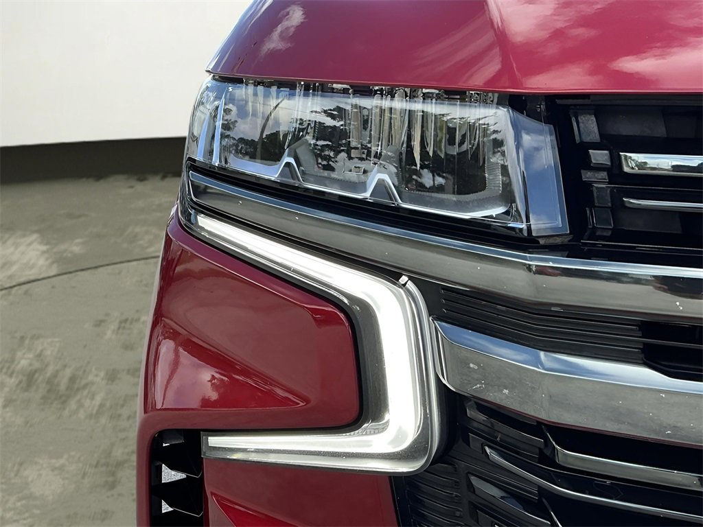 Used 2022 Chevrolet Suburban RST w/ Luxury Package image 16