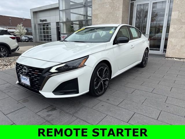 Used 2024 Nissan Altima 2.5 SR image 3