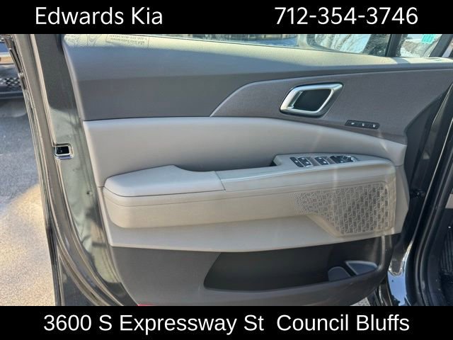 New 2026 Kia Carnival EX FWD image 10