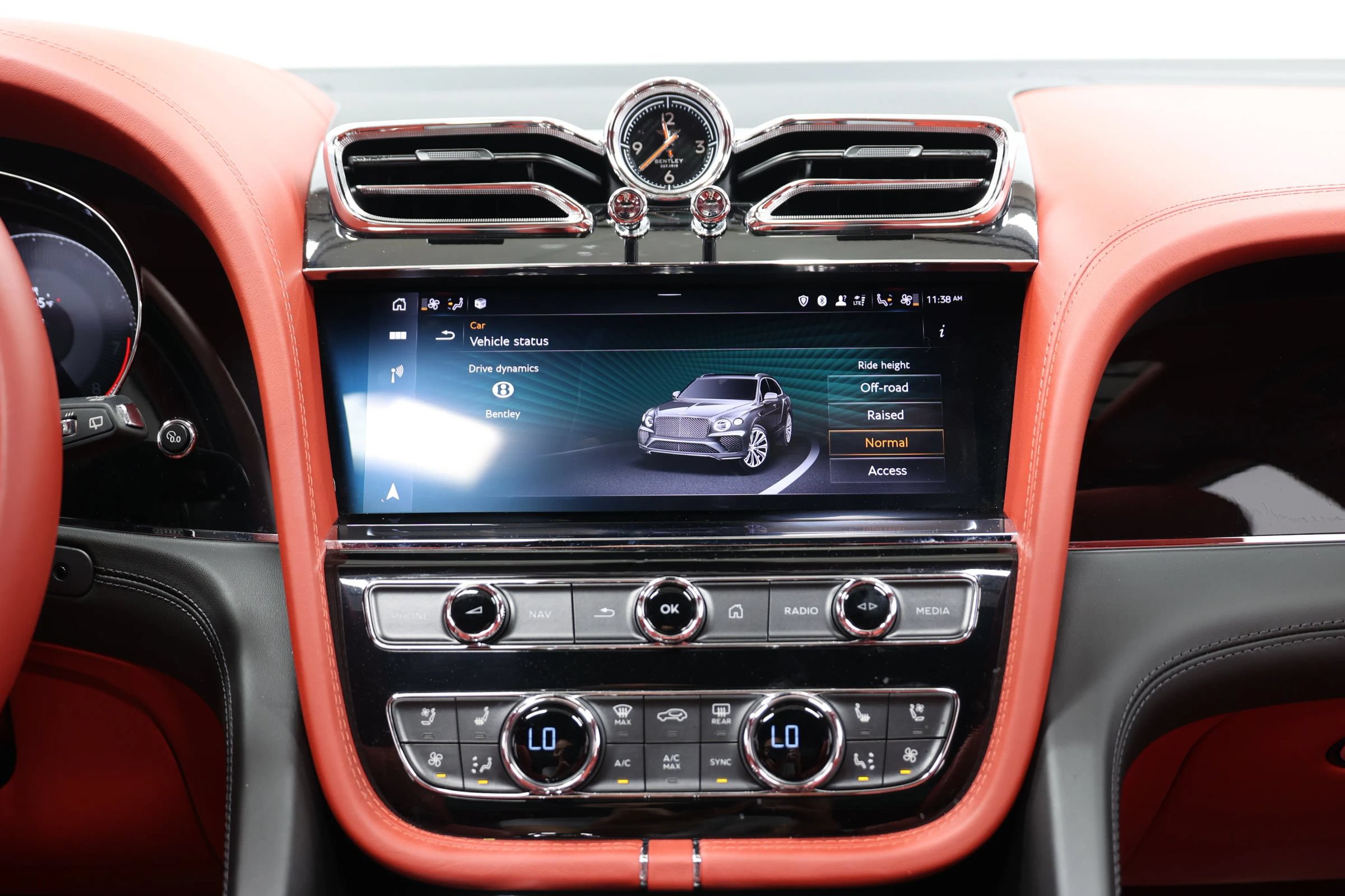 Used 2022 Bentley Bentayga AWD/4WD image 37