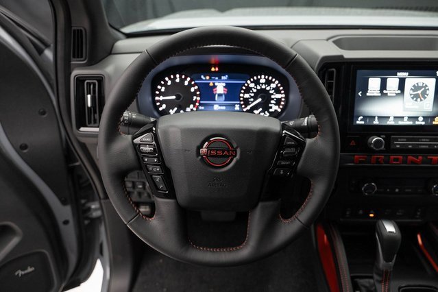 Used 2025 Nissan Frontier PRO-4X w/ Pro Convenience Package image 26