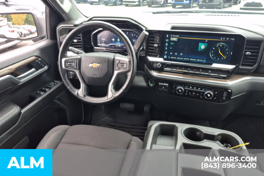 Used 2025 Chevrolet Silverado 1500 LT RWD image 28