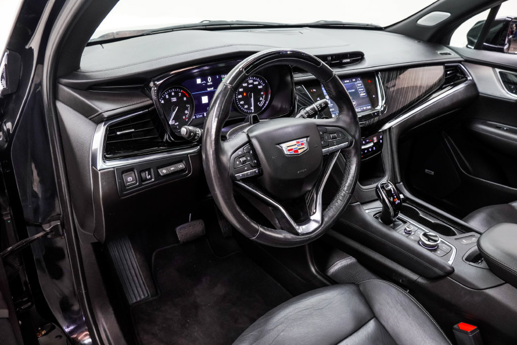 Used 2023 Cadillac XT6 Premium Luxury w/ Technology Package FWD image 20