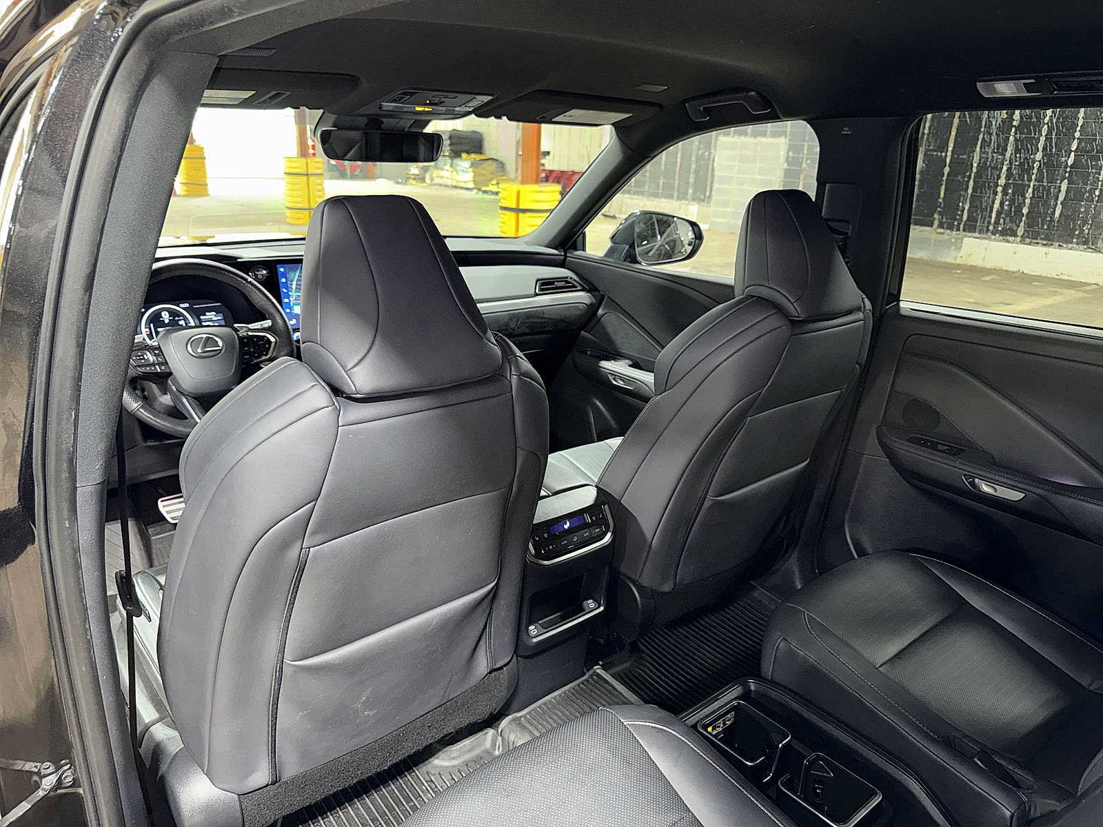 Used 2025 Lexus TX 500h AWD w/ Technology Package image 29