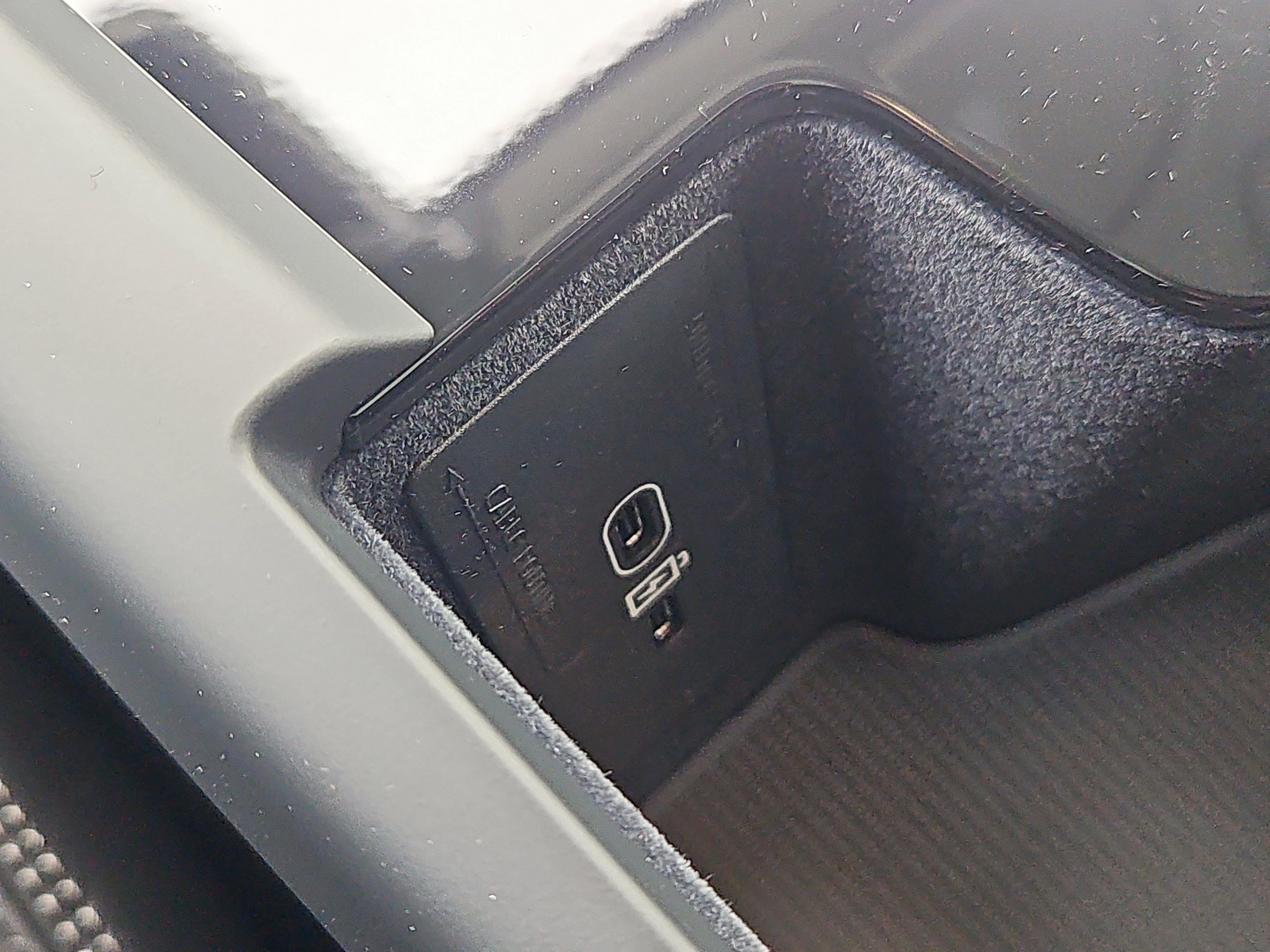 New 2026 Volvo XC60 T8 Ultra w/ Protection Package Premier image 8