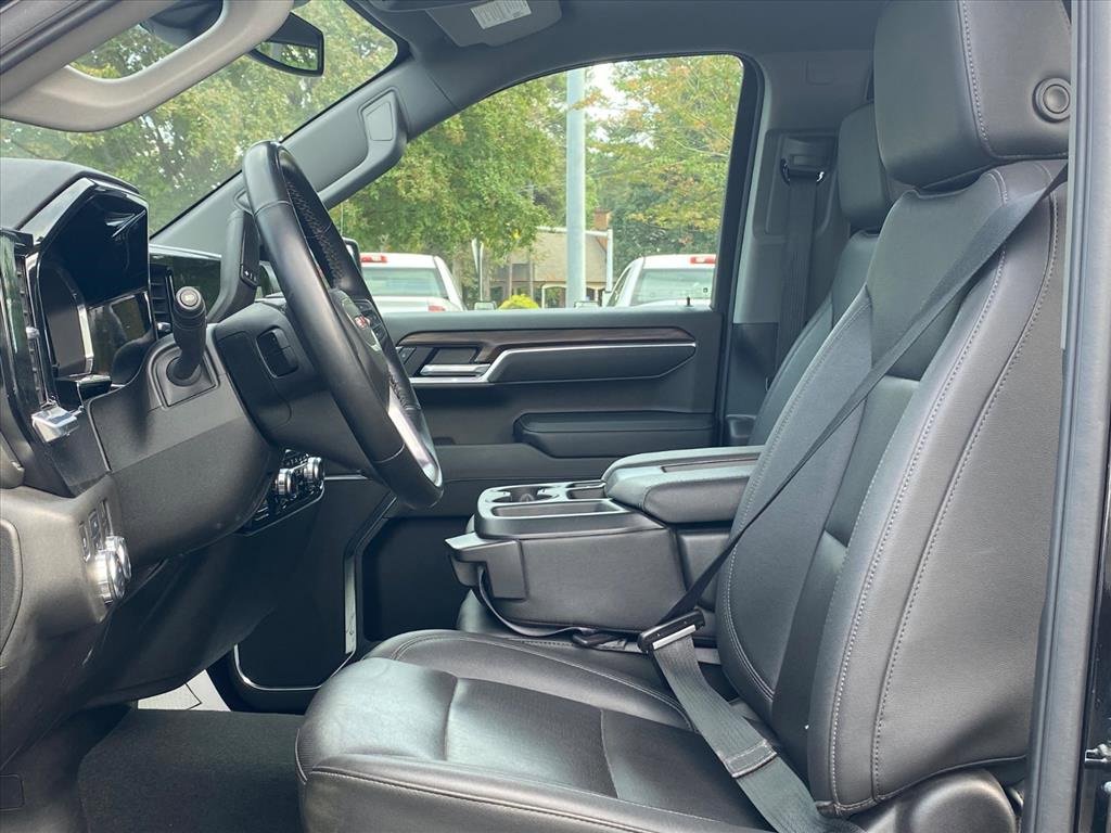 Used 2025 GMC Sierra 1500 SLT image 13