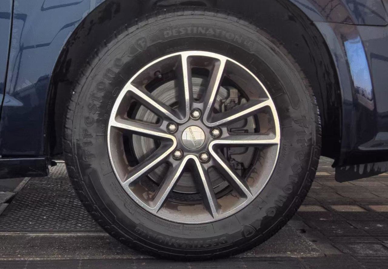 Used 2017 Dodge Grand Caravan SXT FWD image 10