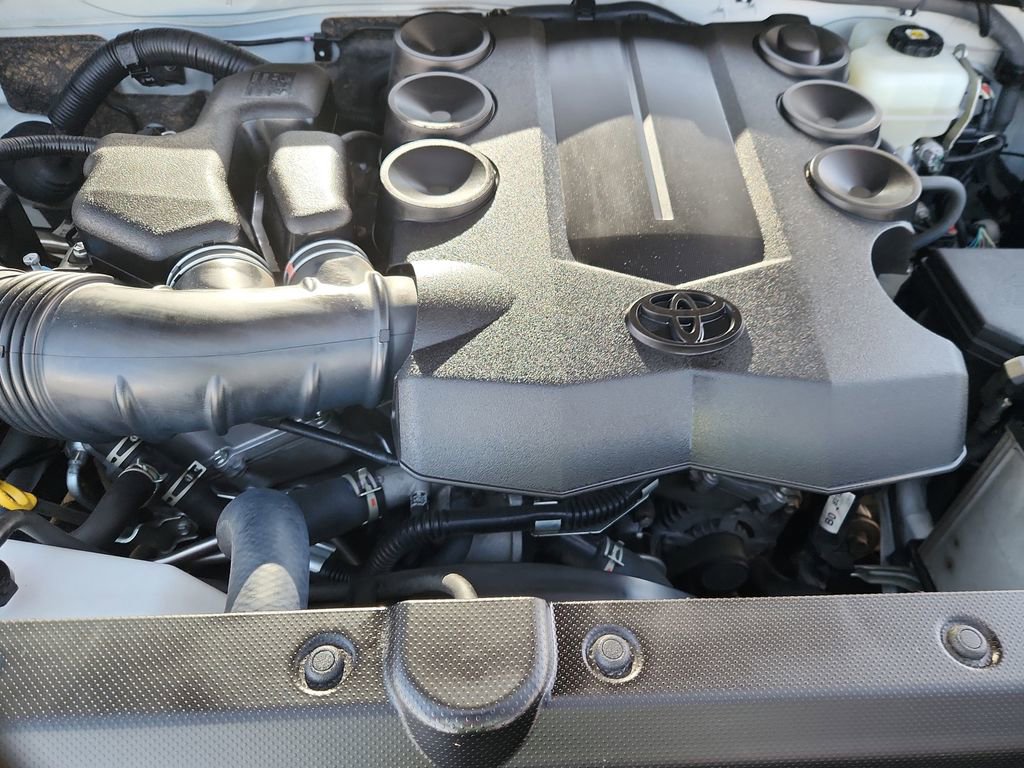 Used 2022 Toyota 4Runner SR5 AWD/4WD image 18