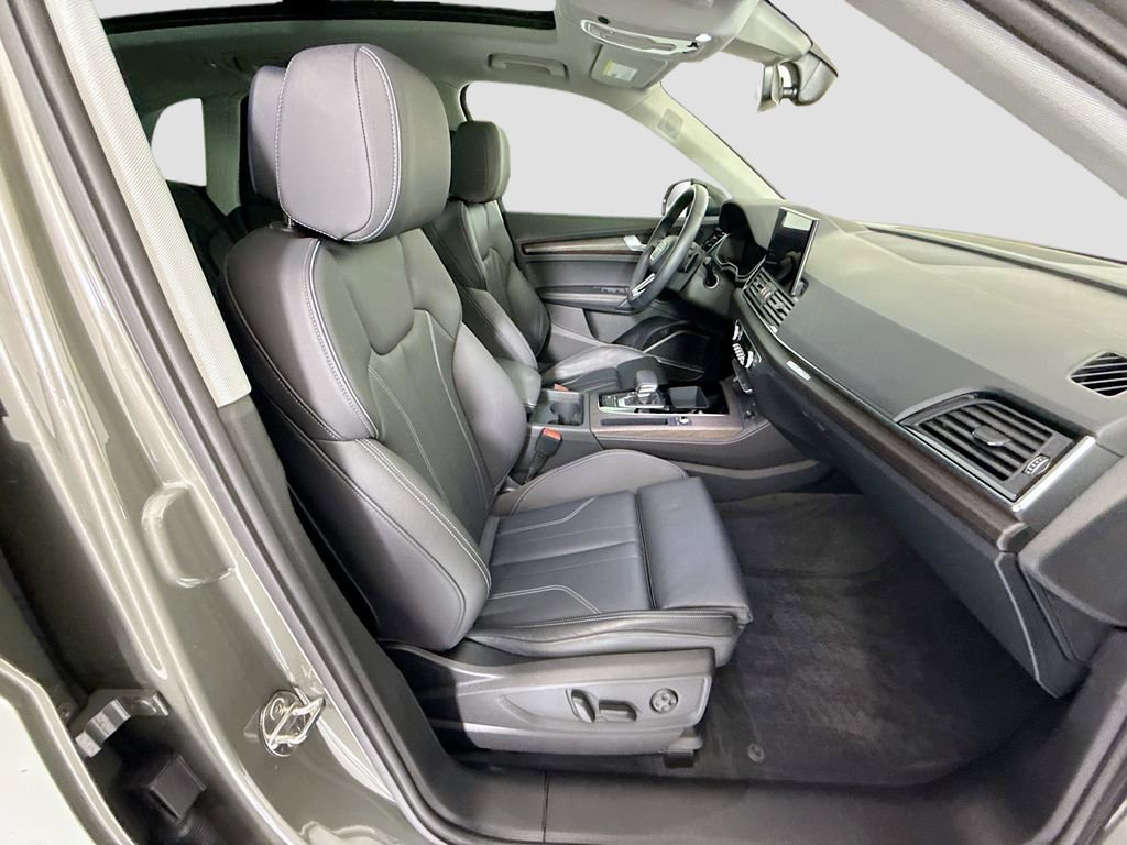 Certified 2023 Audi Q5 e Premium Plus w/ Premium Plus Package AWD/4WD image 21