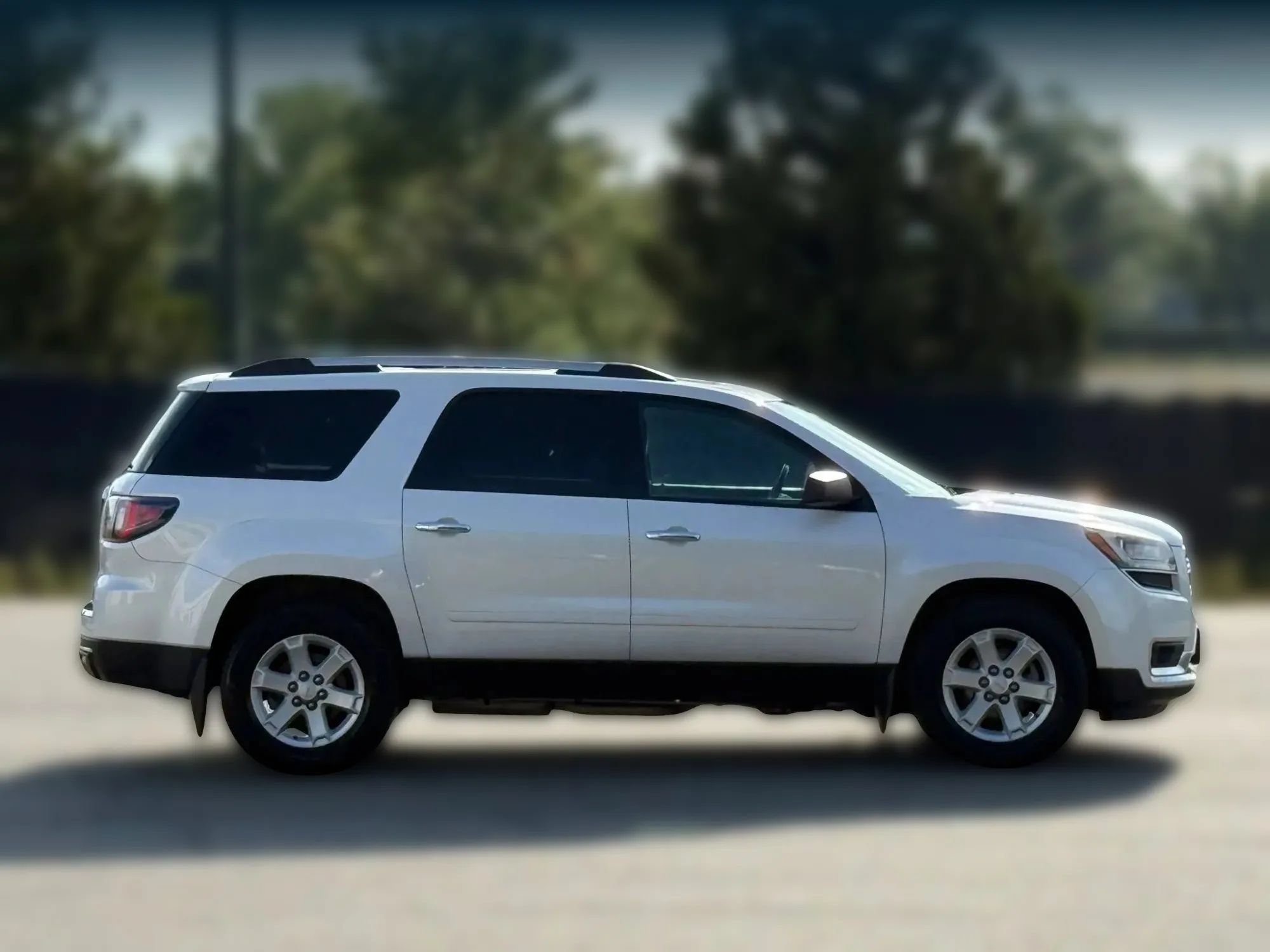 Used 2016 GMC Acadia SLE AWD/4WD image 7