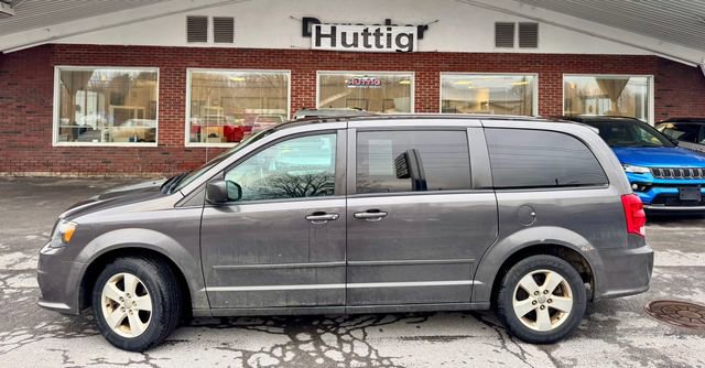 Used 2015 Dodge Grand Caravan SE w/ Quick Order Package 29E SE FWD image 2