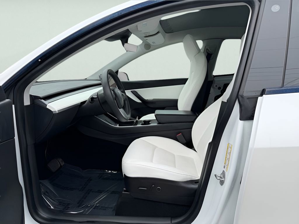 Used 2021 Tesla Model Y Long Range image 14