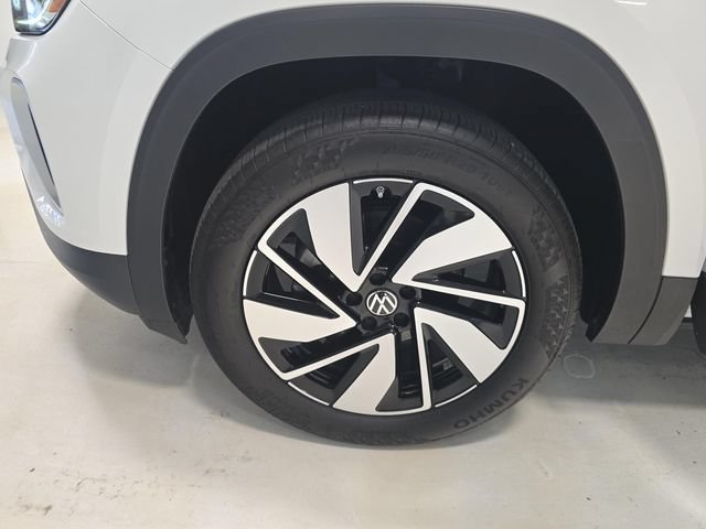 Used 2025 Volkswagen Atlas SEL AWD/4WD image 9
