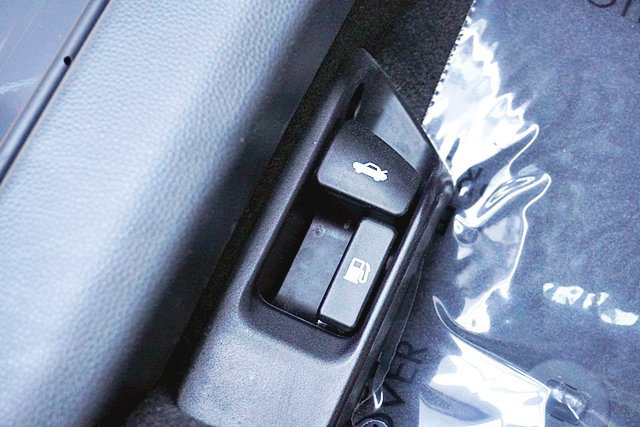 Used 2026 Toyota Corolla SE w/ SE Package FWD image 33