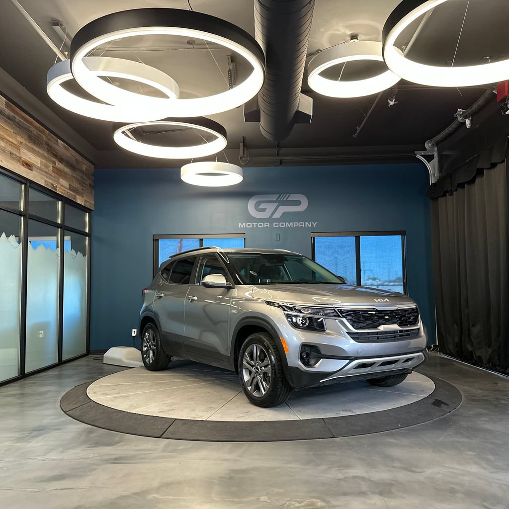 Used 2023 Kia Seltos S AWD/4WD image 1