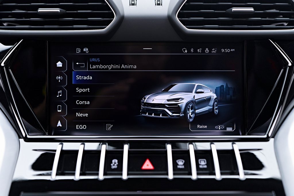 Used 2022 Lamborghini Urus image 81