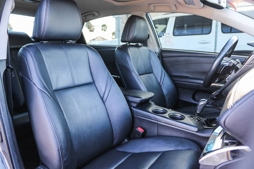Used 2016 Toyota Avalon Touring w/ Preferred Accessory Package FWD image 17
