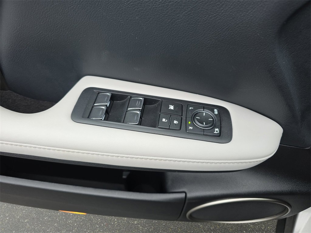 Used 2022 Lexus RX 450h AWD w/ Premium Package image 33