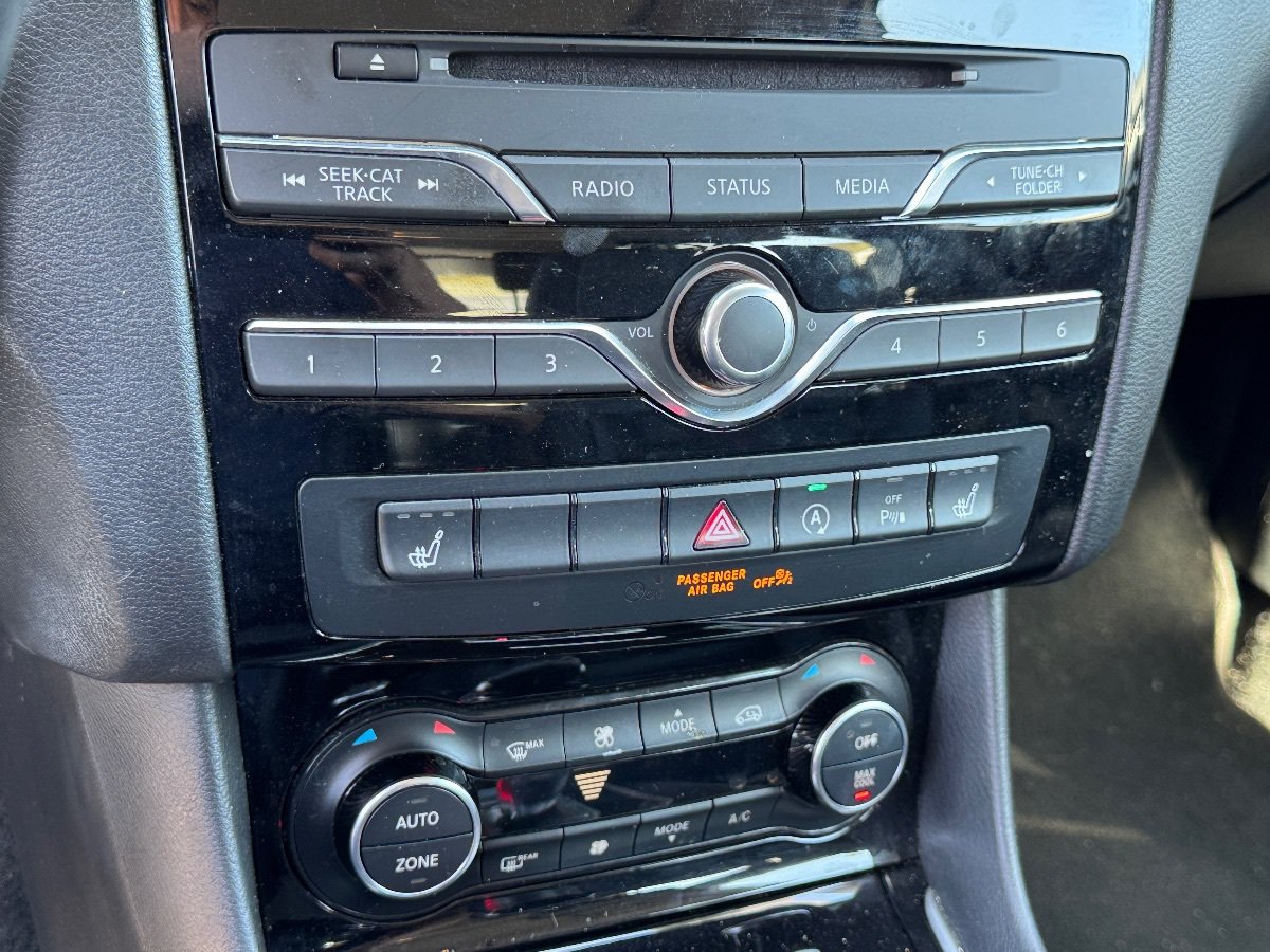Used 2019 INFINITI QX30 w/ Cargo Package FWD image 25