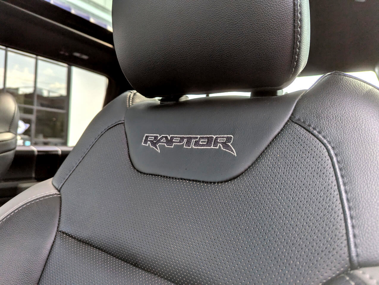 Used 2018 Ford F150 Raptor w/ Equipment Group 802A Luxury image 47