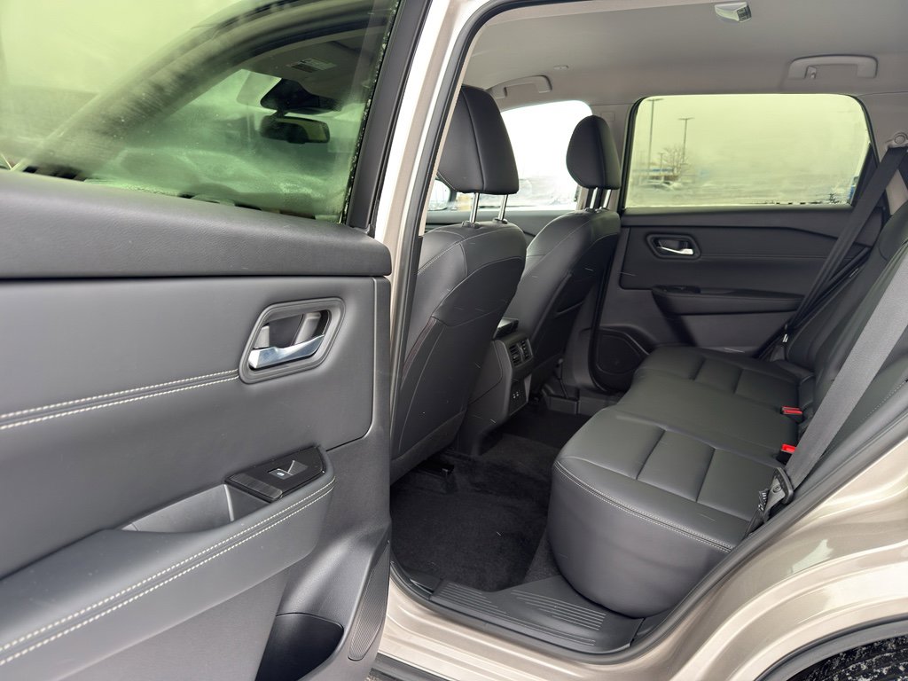 Certified 2025 Nissan Rogue SL image 29