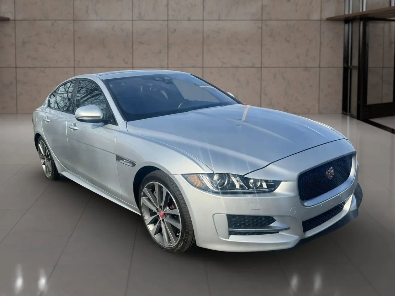 Used 2017 Jaguar XE R-Sport image 11