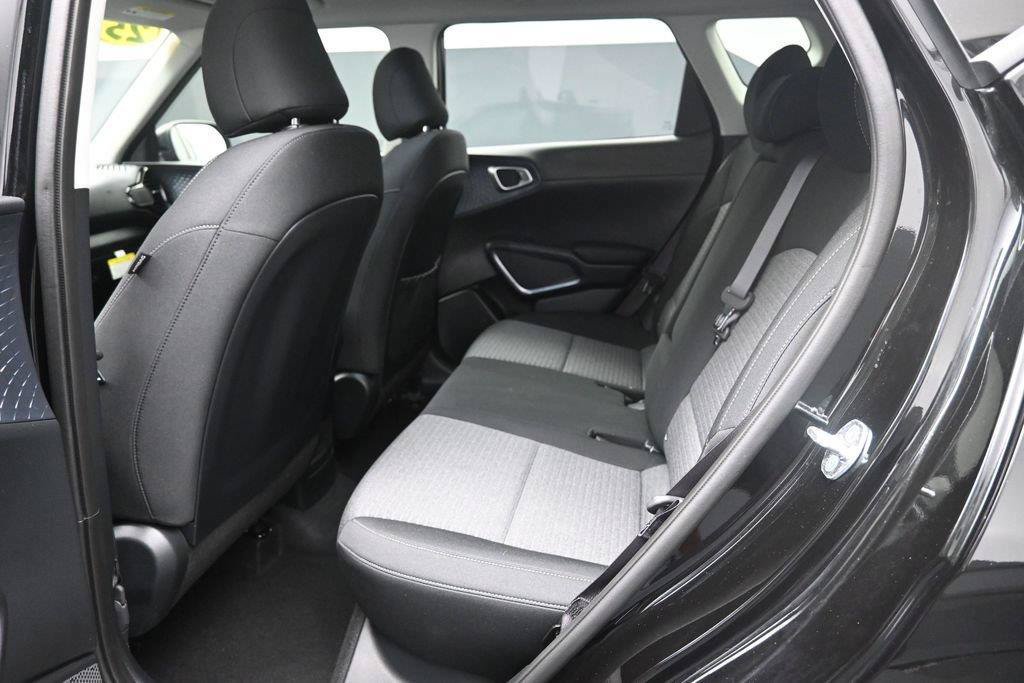 Used 2025 Kia Soul EX FWD image 21