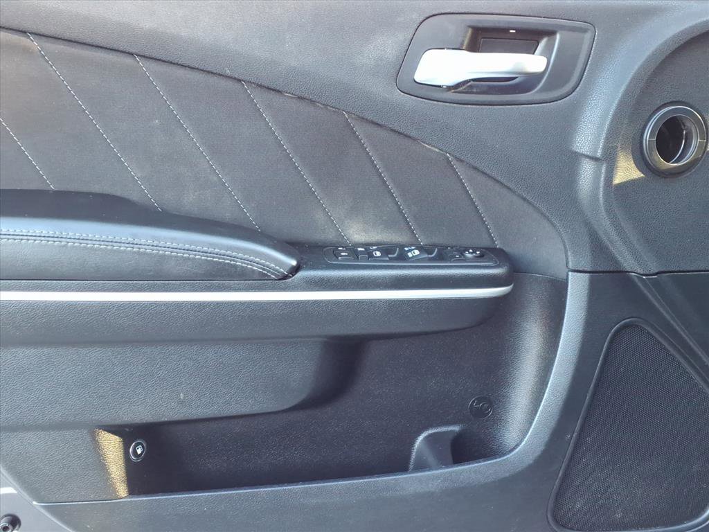 Used 2019 Dodge Charger SXT w/ Cold Weather Package image 14